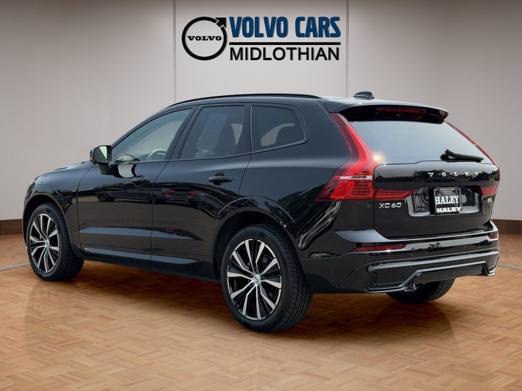 Used 2025 Volvo XC60 B5 Plus AWD/4WD image 21