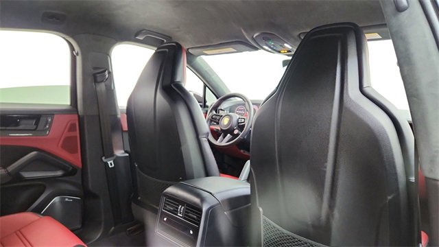 Used 2024 Porsche Cayenne Turbo GT image 27