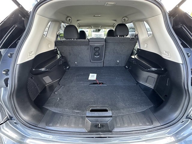 Used 2020 Nissan Rogue SV image 41