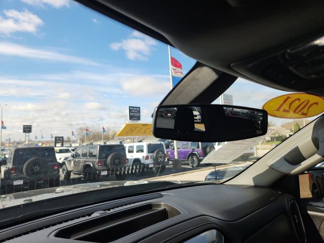 Used 2021 Chevrolet Silverado 1500 LT Trail Boss w/ Bed Protection Package image 16