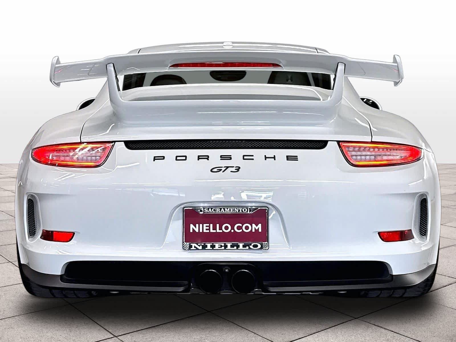 Used 2015 Porsche 911 GT3 RWD image 8