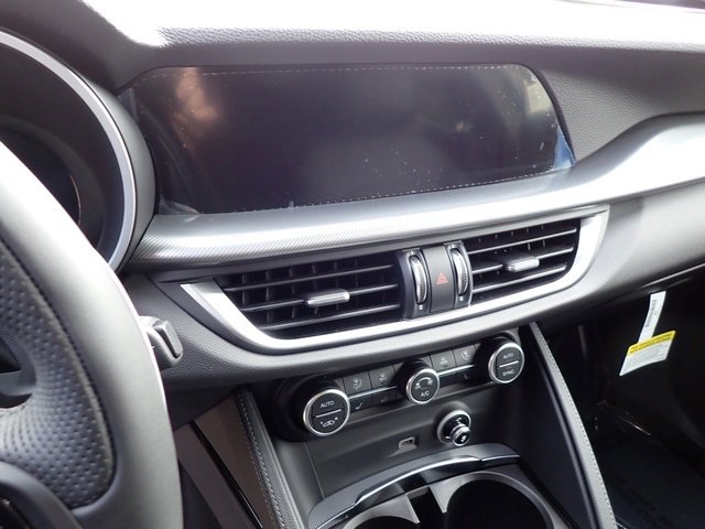 New 2025 Alfa Romeo Stelvio Sprint w/ Convenience Package image 18
