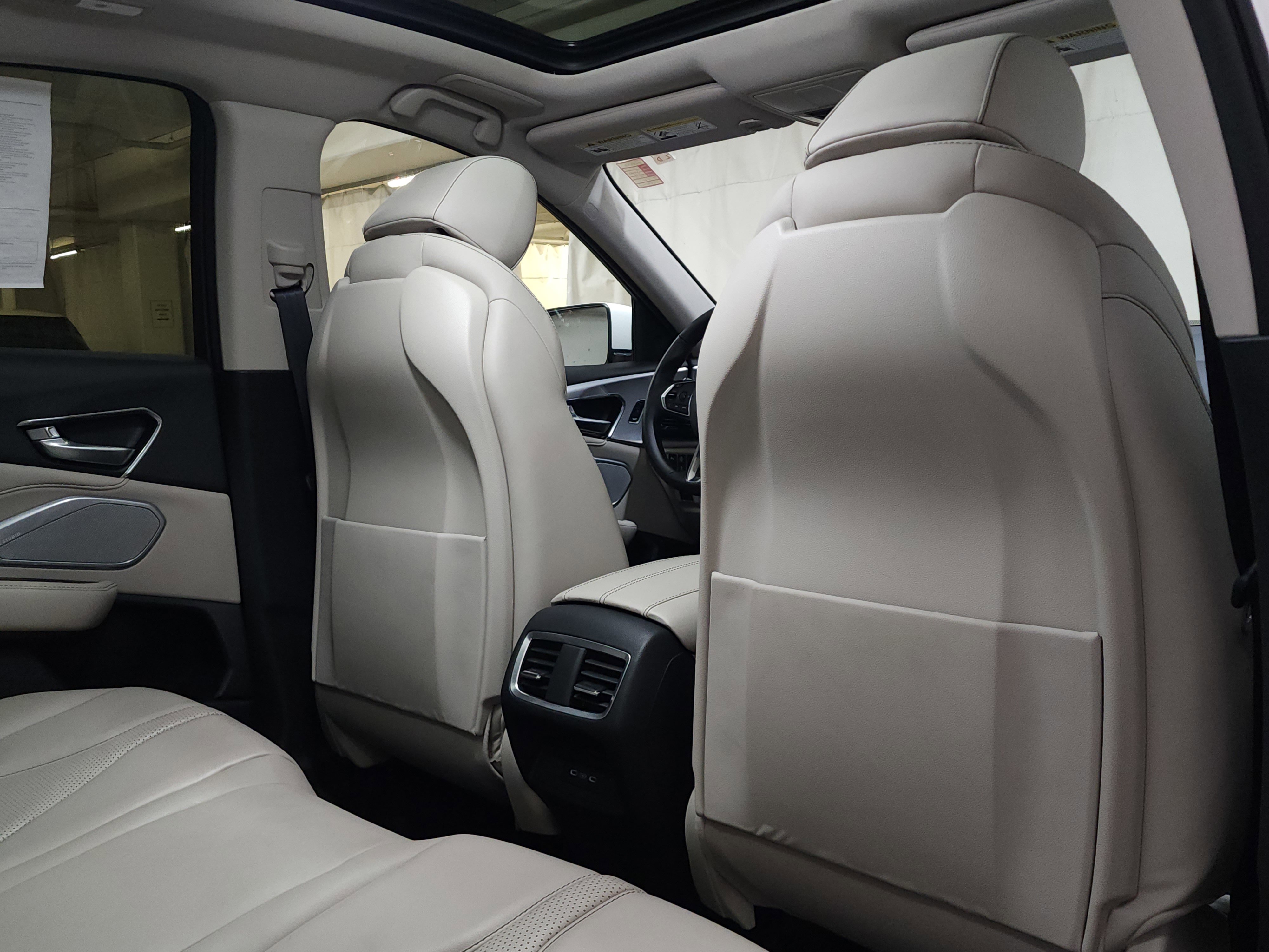 Used 2025 Acura RDX SH-AWD w/ Technology Package image 18