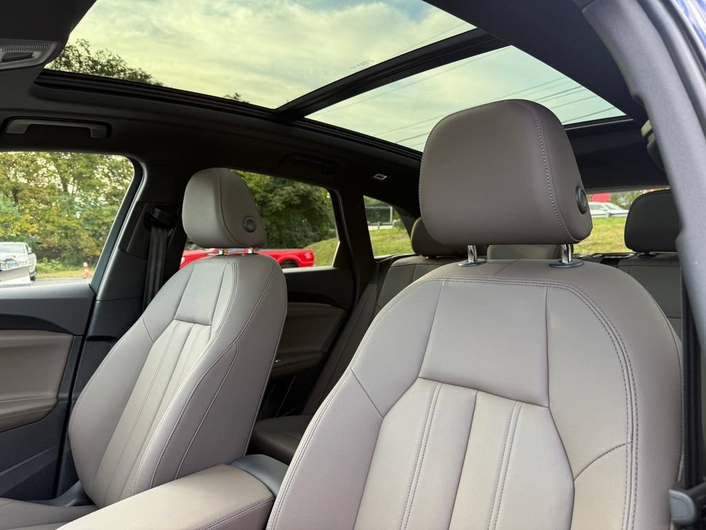 Certified 2025 Audi Q5 Premium w/ Convenience Package AWD/4WD image 13