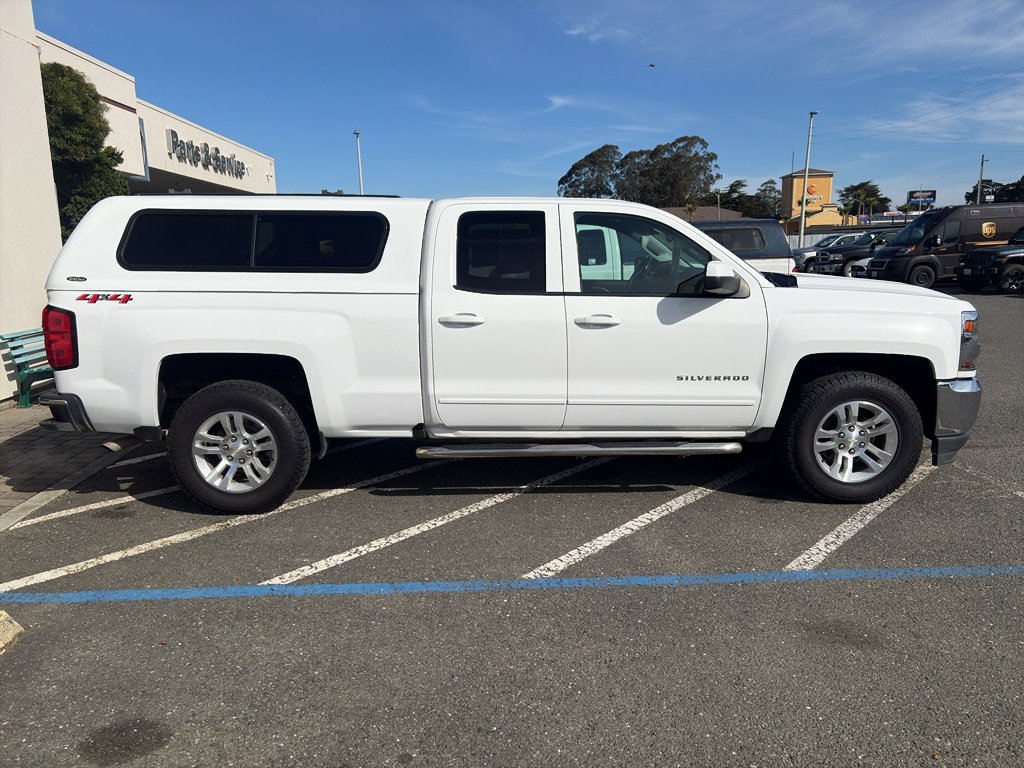 Used 2018 Chevrolet Silverado 1500 LT w/ All Star Edition AWD/4WD image 19