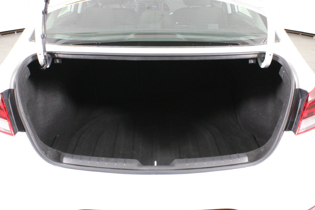 Used 2019 Hyundai Elantra SE w/ Cargo Package FWD image 18