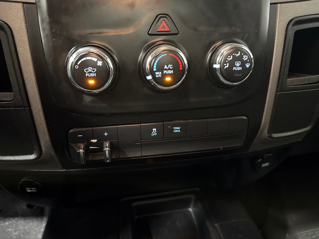 Used 2016 RAM 3500 Tradesman w/ Chrome Appearance Group image 15