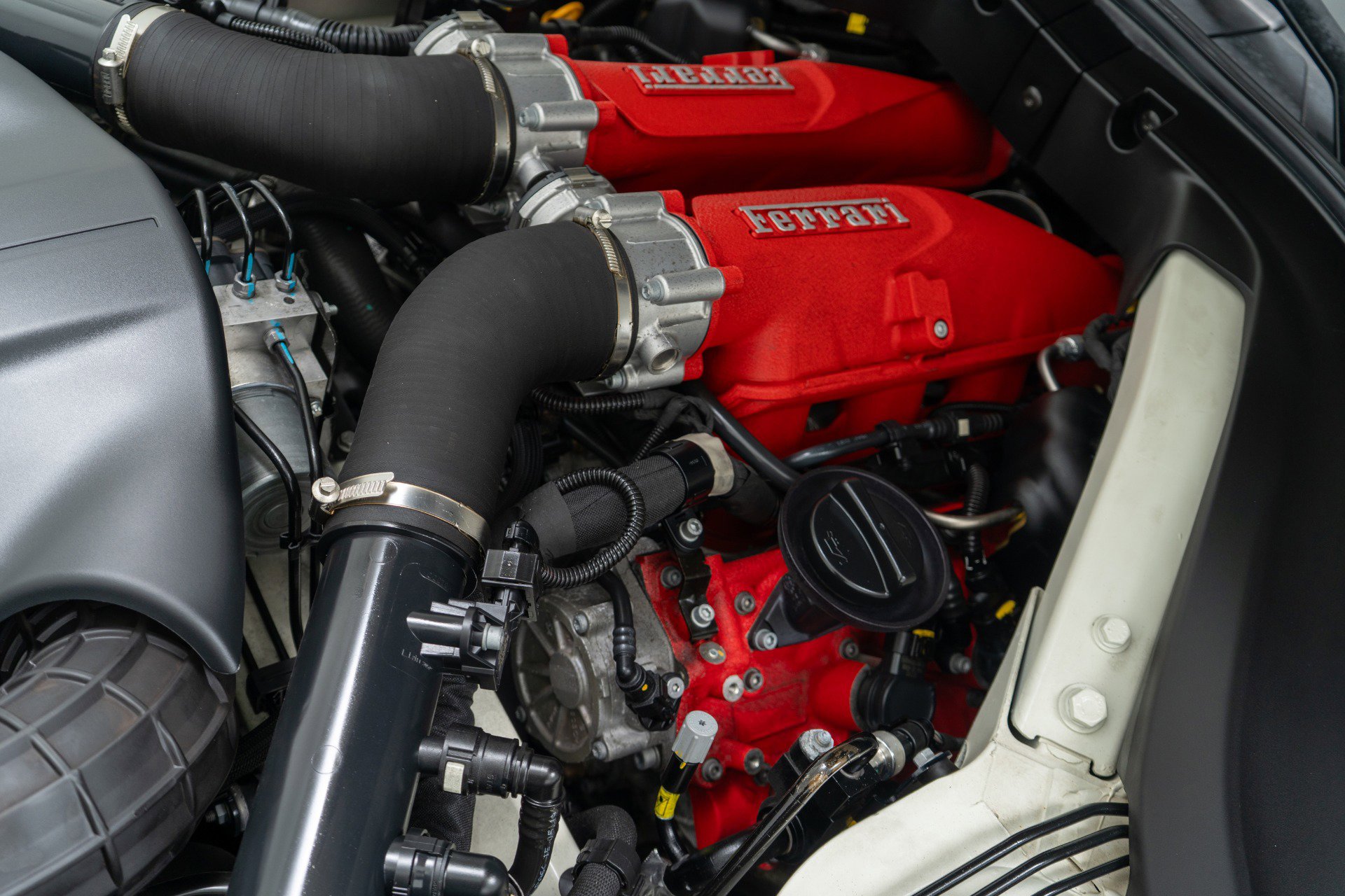 Used 2020 Ferrari Portofino image 41