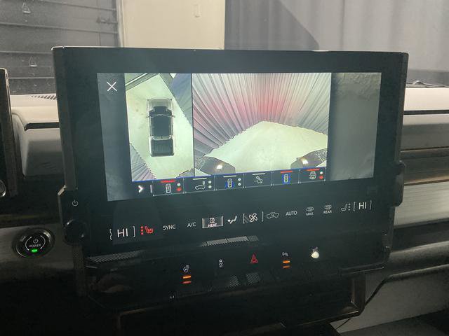 Used 2025 GMC Hummer EV 3X w/ LPO, Dark Essentials Package image 24