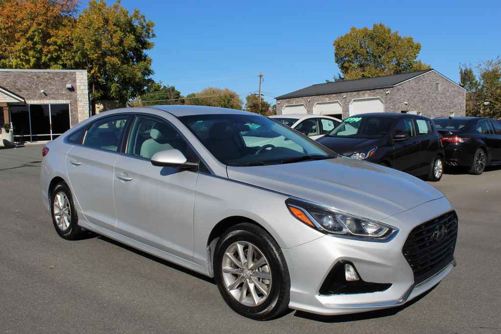 Used 2019 Hyundai Sonata SE image 3