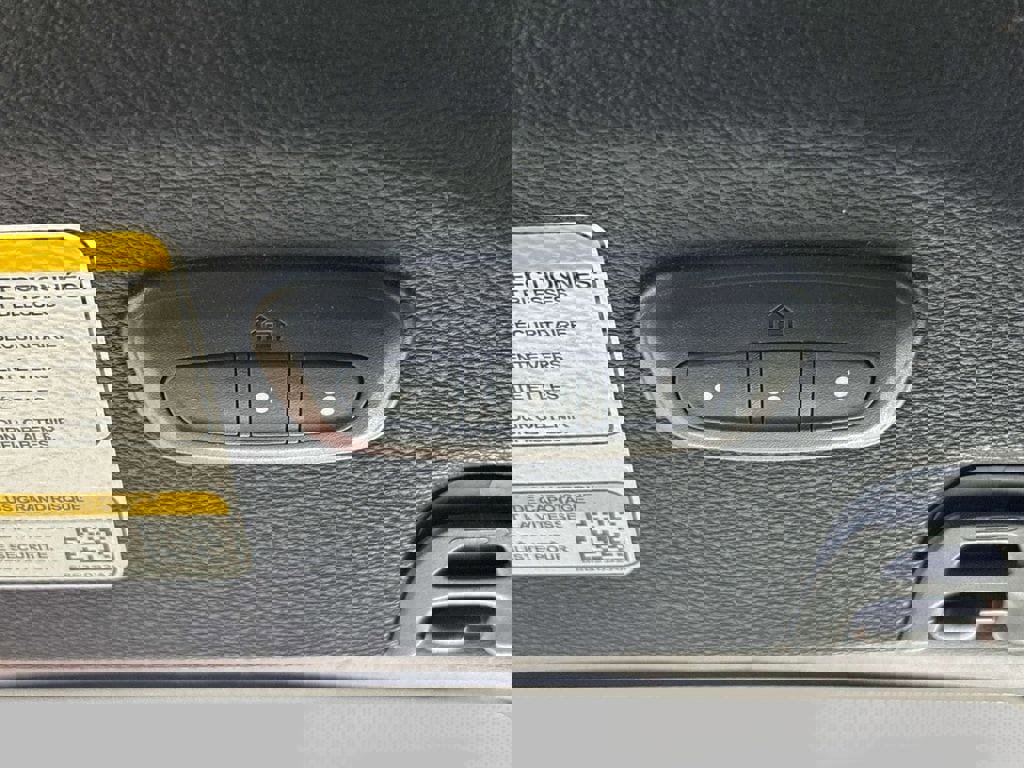 Used 2024 Jeep Wrangler Unlimited w/ Convenience Group AWD/4WD image 26