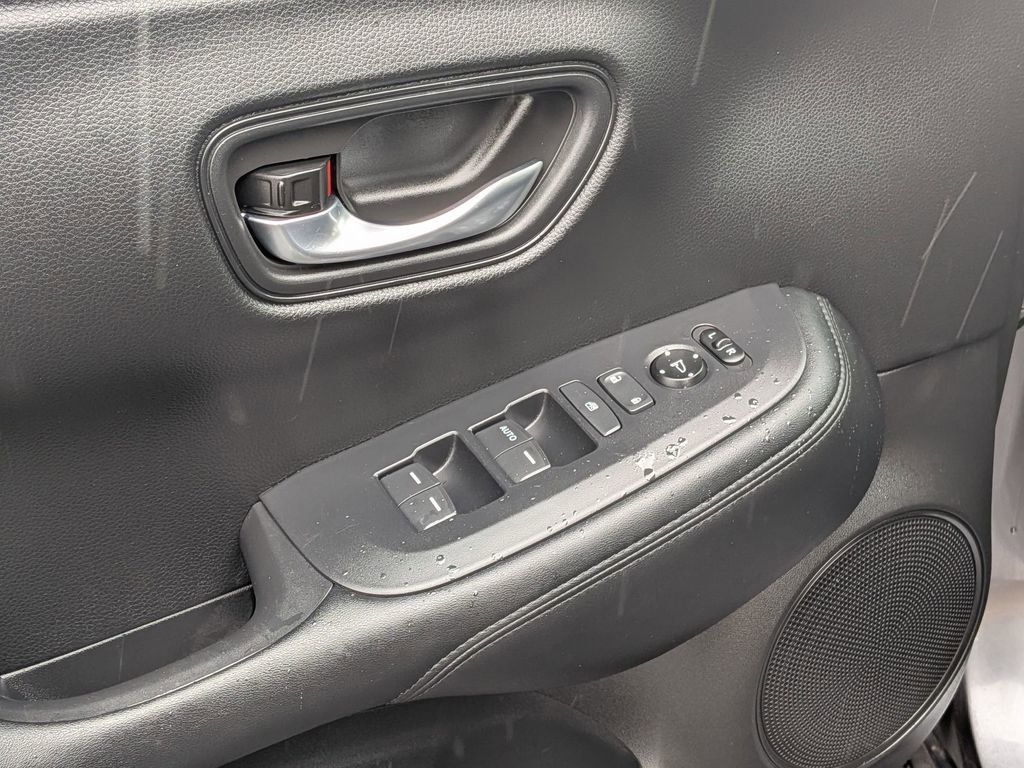 Used 2025 Honda HR-V LX image 13