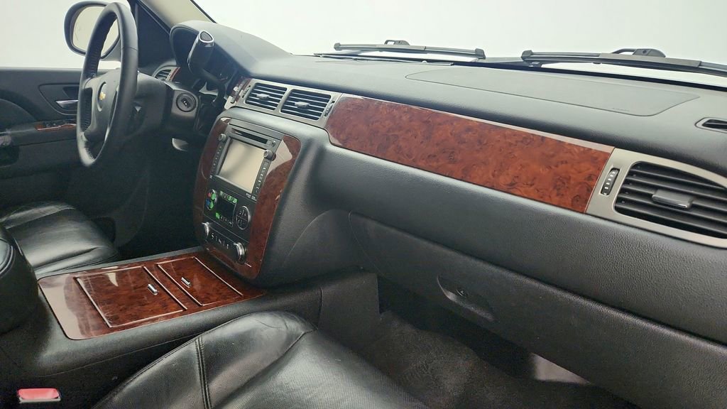 Used 2013 Chevrolet Suburban LTZ image 22
