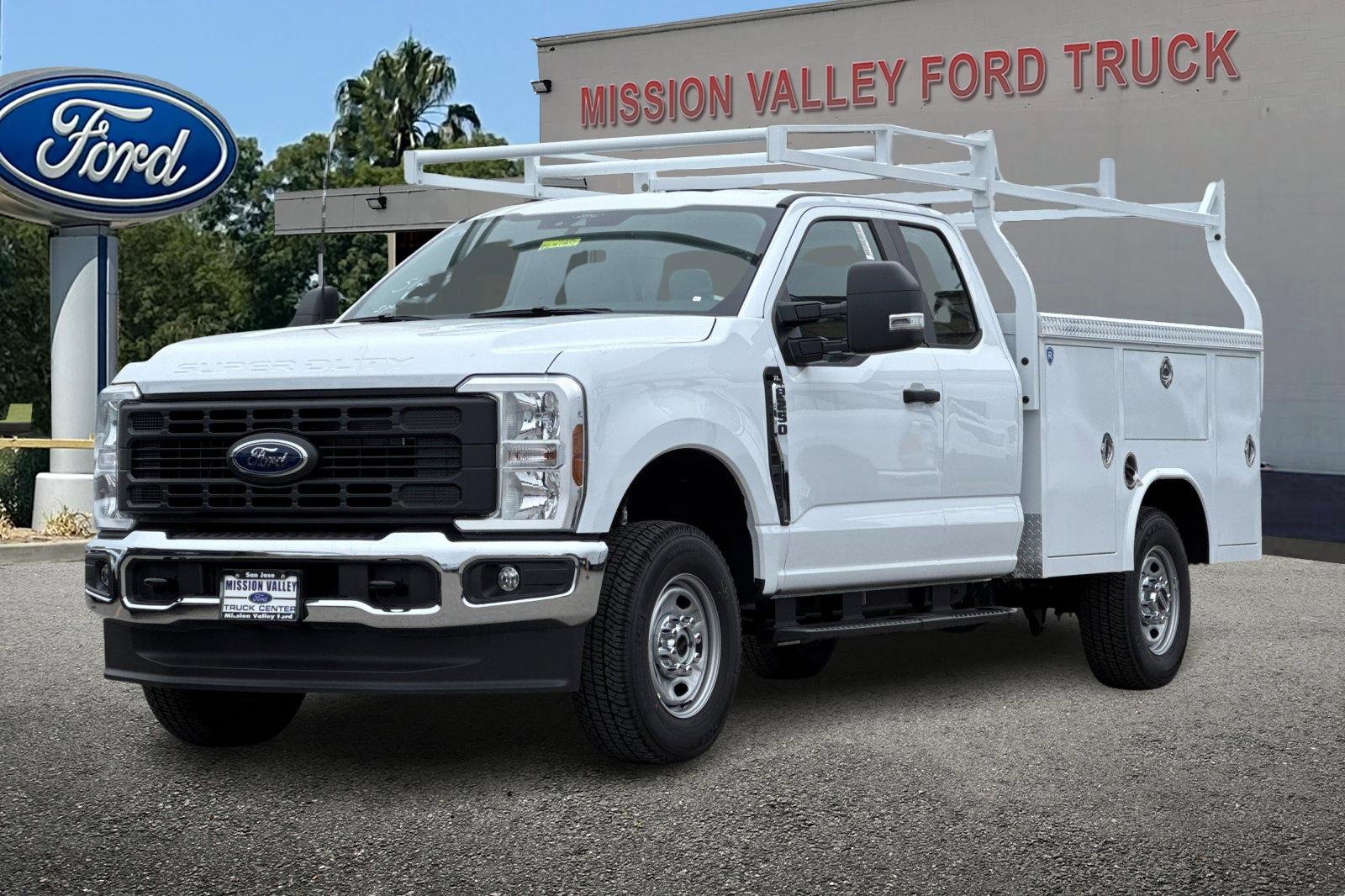 New 2026 Ford F250 XL w/ XL Chrome Package image 8