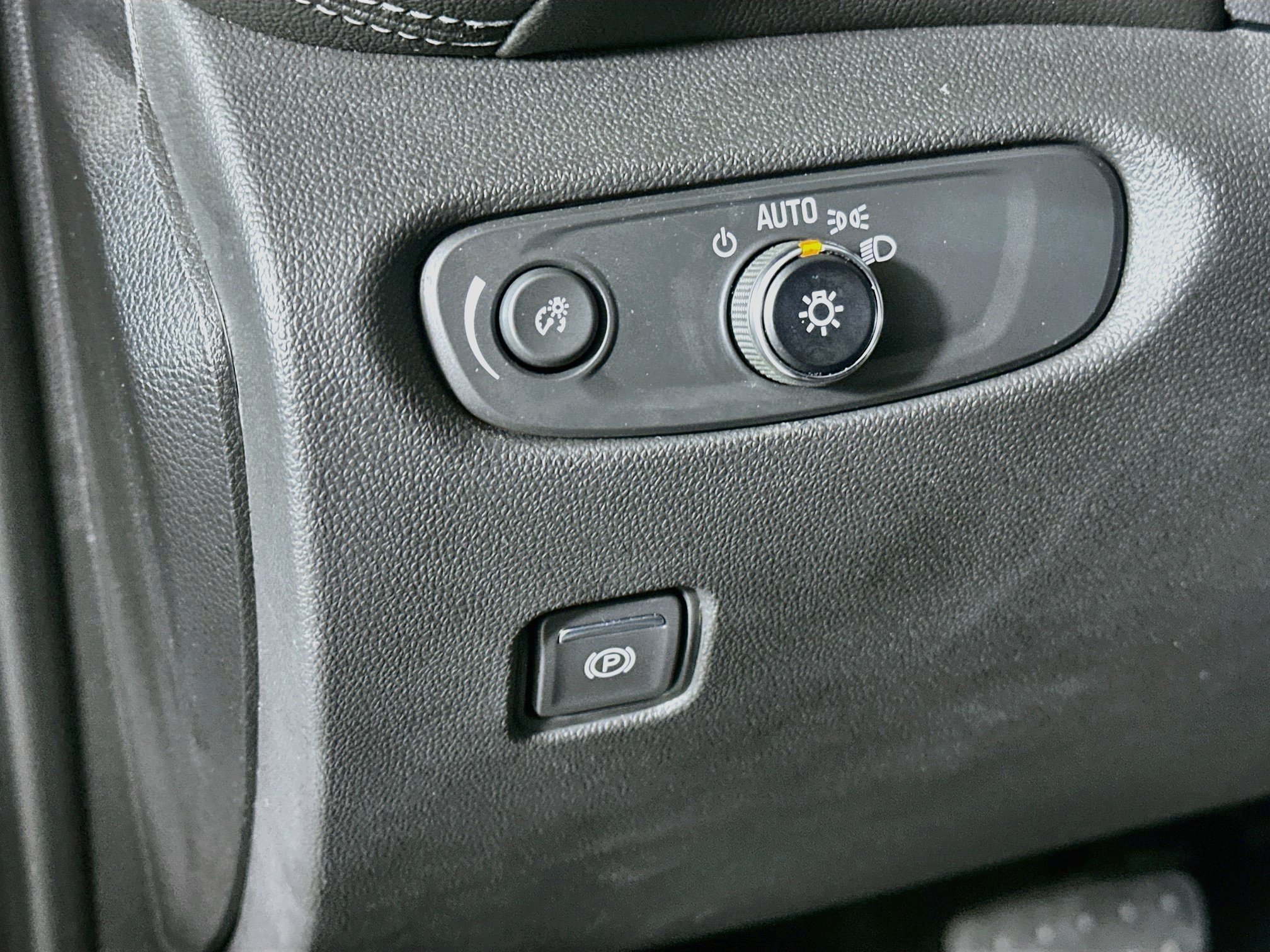 Used 2026 Chevrolet Blazer LT FWD image 17