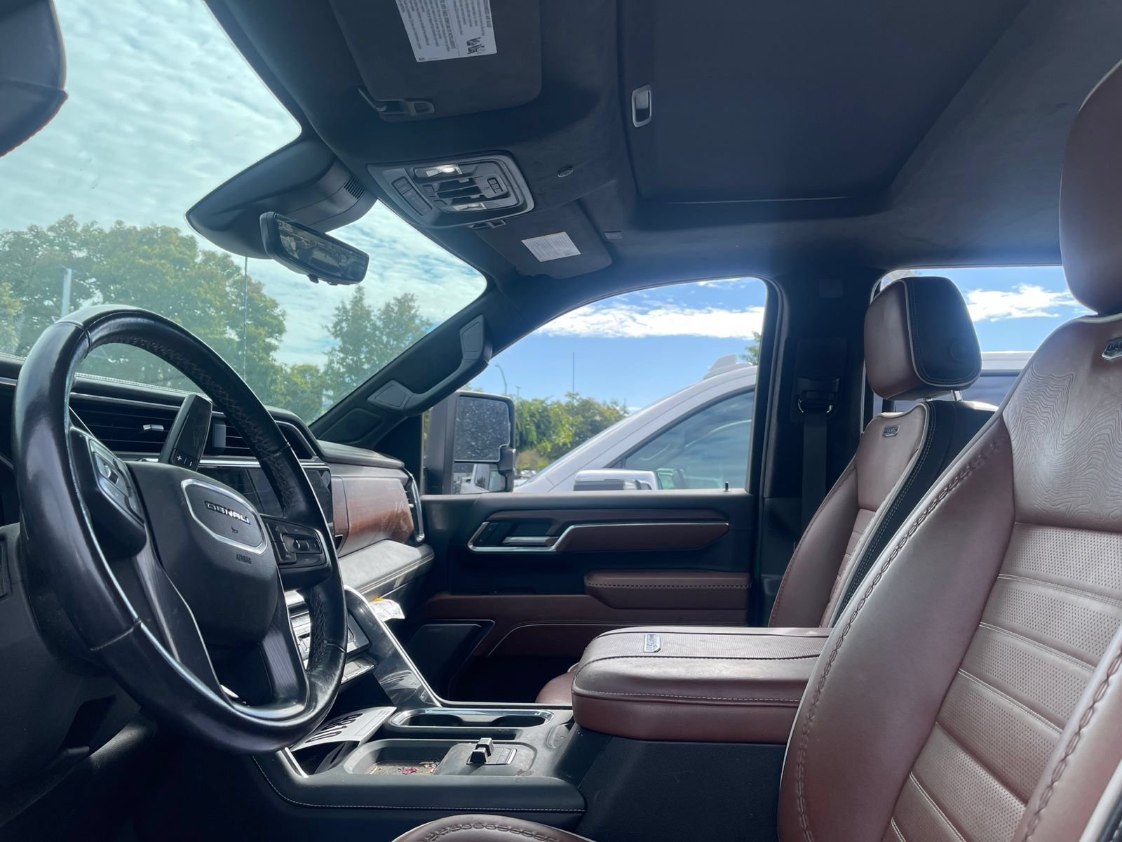 Used 2024 GMC Sierra 2500 Denali Ultimate AWD/4WD image 5