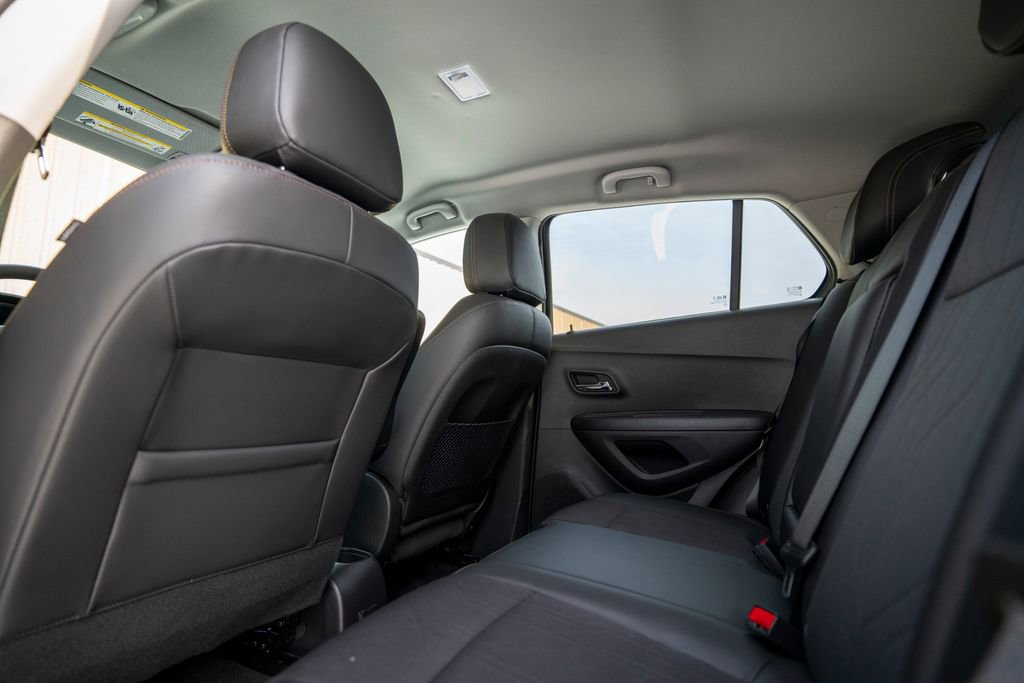 Certified 2021 Chevrolet Trax LT w/ Driver Confidence Package image 32