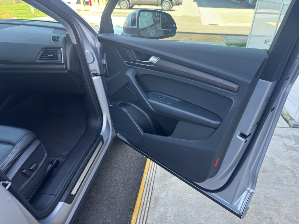 Used 2023 Audi Q5 2.0T Premium w/ Convenience Package image 21