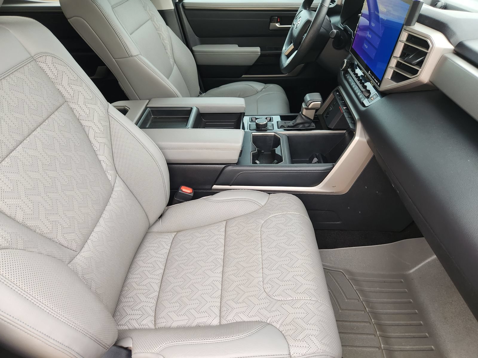 Used 2022 Toyota Tundra Limited AWD/4WD image 17