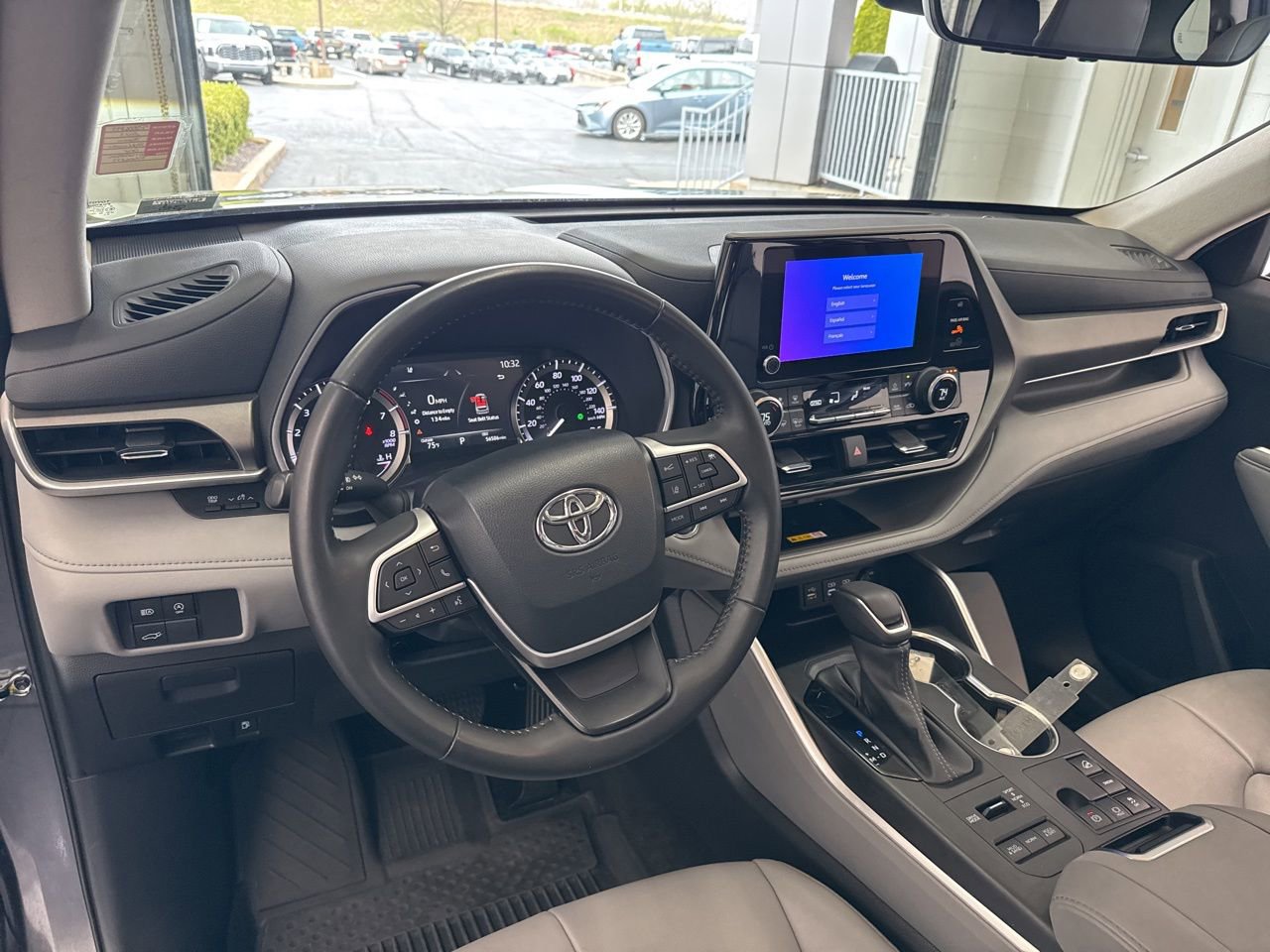 Used 2023 Toyota Highlander XLE image 18