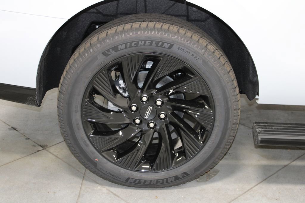 New 2025 Lincoln Navigator Reserve w/ Jet Appearance Package image 13