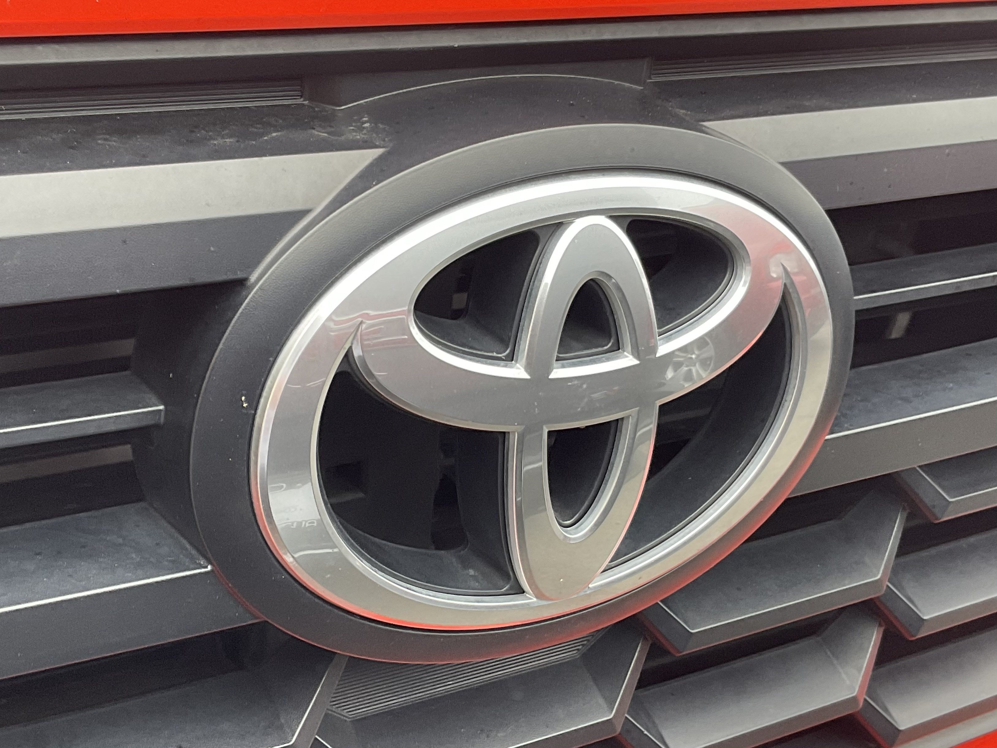Used 2024 Toyota Tacoma TRD Off-Road AWD/4WD image 9
