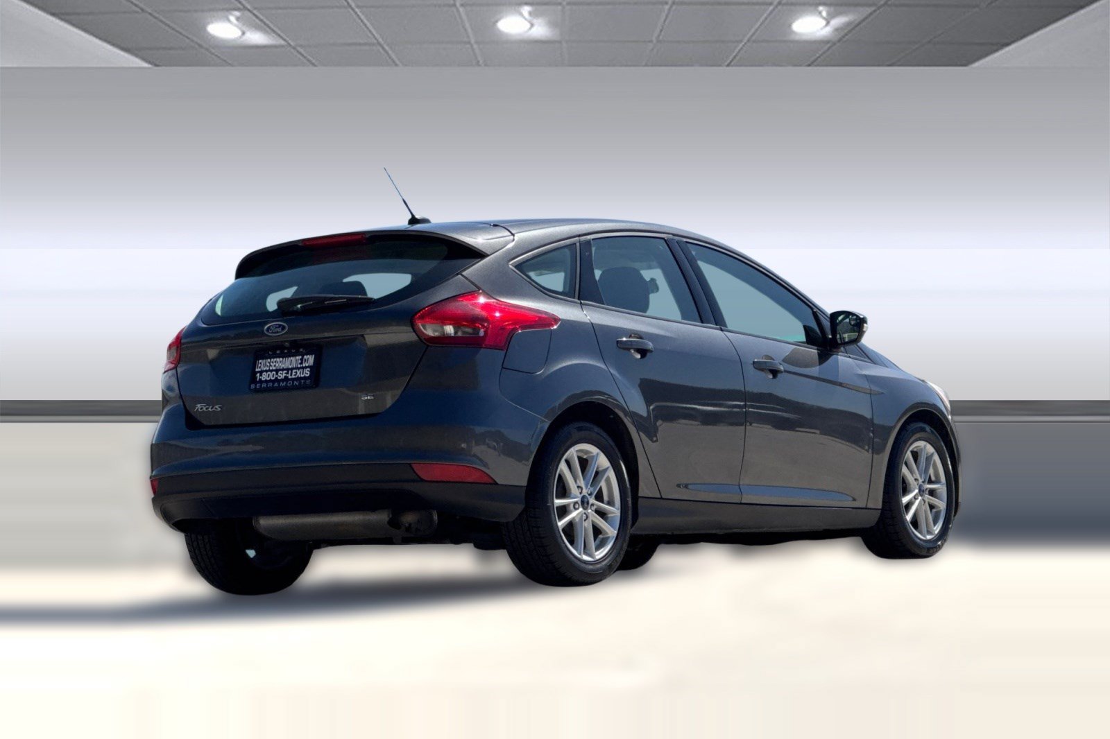Used 2017 Ford Focus SE FWD image 8