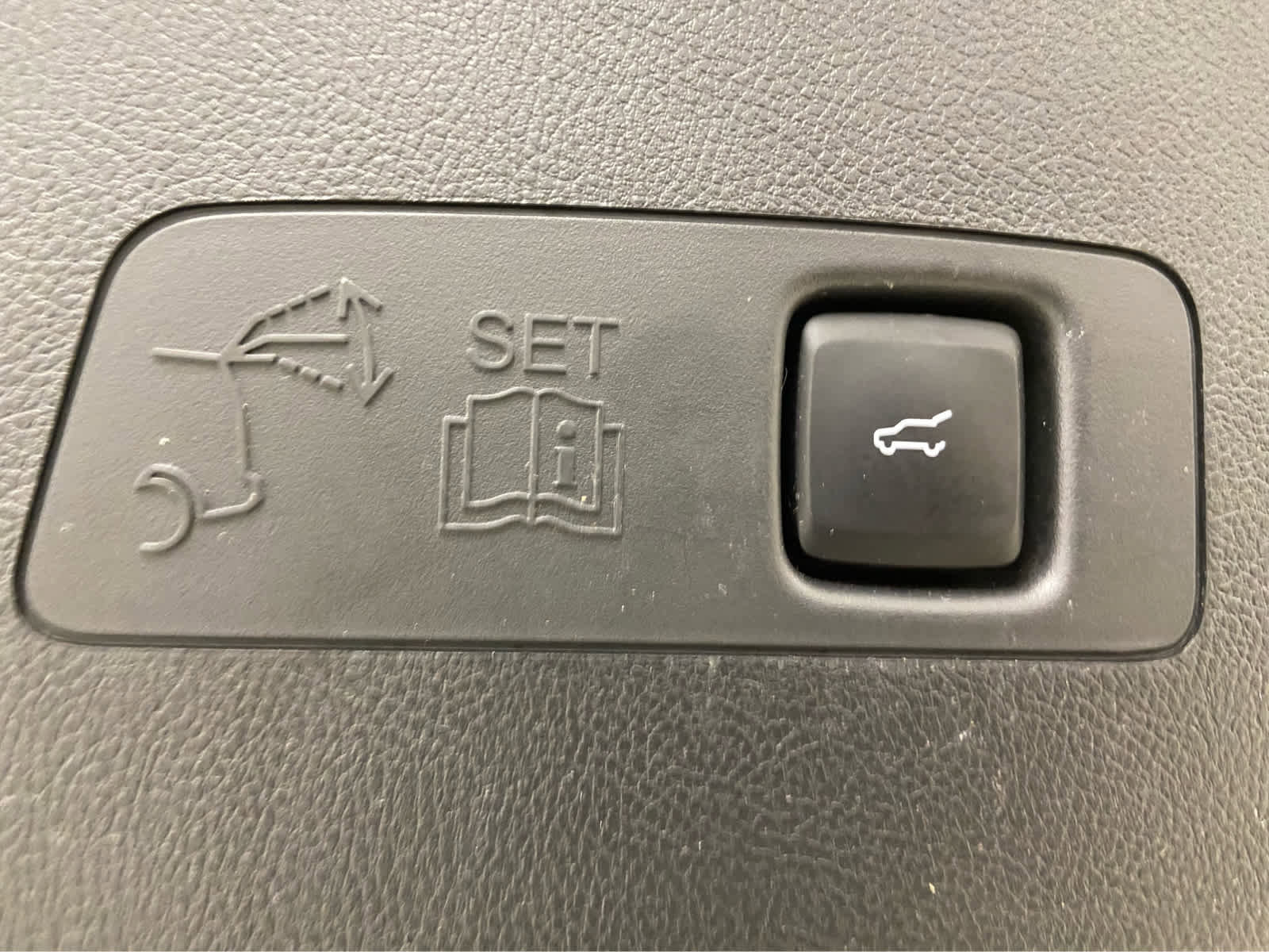 Used 2025 Lincoln Corsair Grand Touring w/ Equipment Group 301A image 9