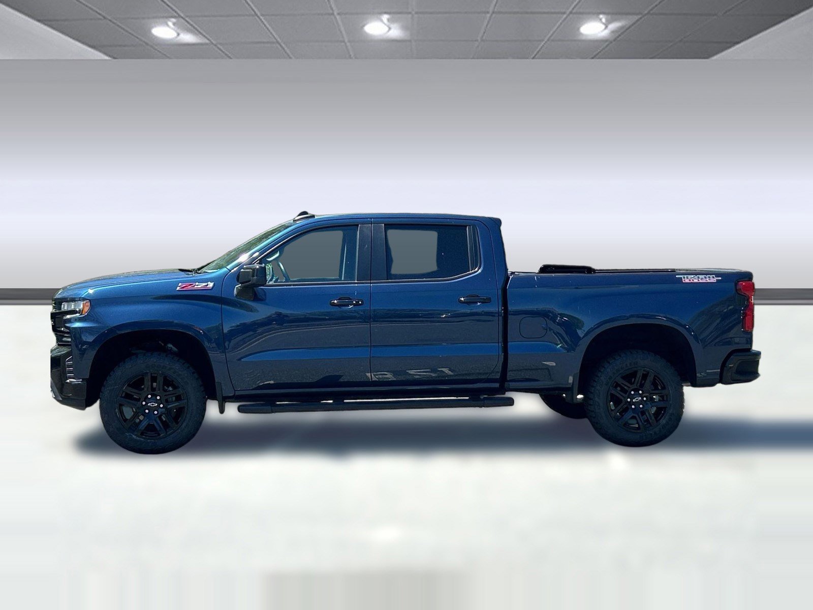 Used 2021 Chevrolet Silverado 1500 LT Trail Boss w/ Bed Protection Package AWD/4WD image 2