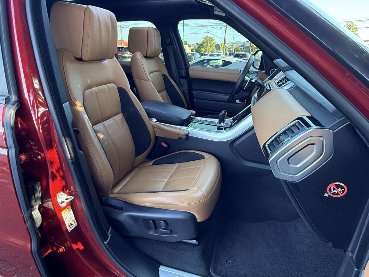 Used 2019 Land Rover Range Rover Sport Supercharged AWD/4WD image 12