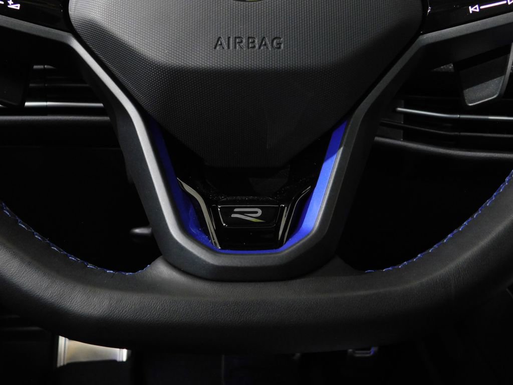 Used 2025 Volkswagen Golf R Black Edition image 47