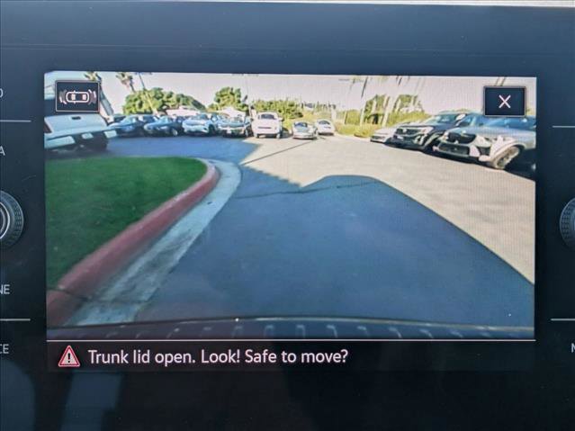 Certified 2025 Volkswagen Taos SE image 20