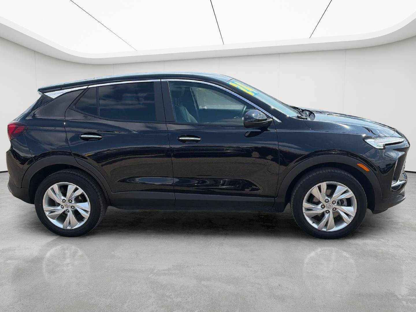 Certified 2024 Buick Encore GX Preferred w/ Comfort Package AWD/4WD image 8