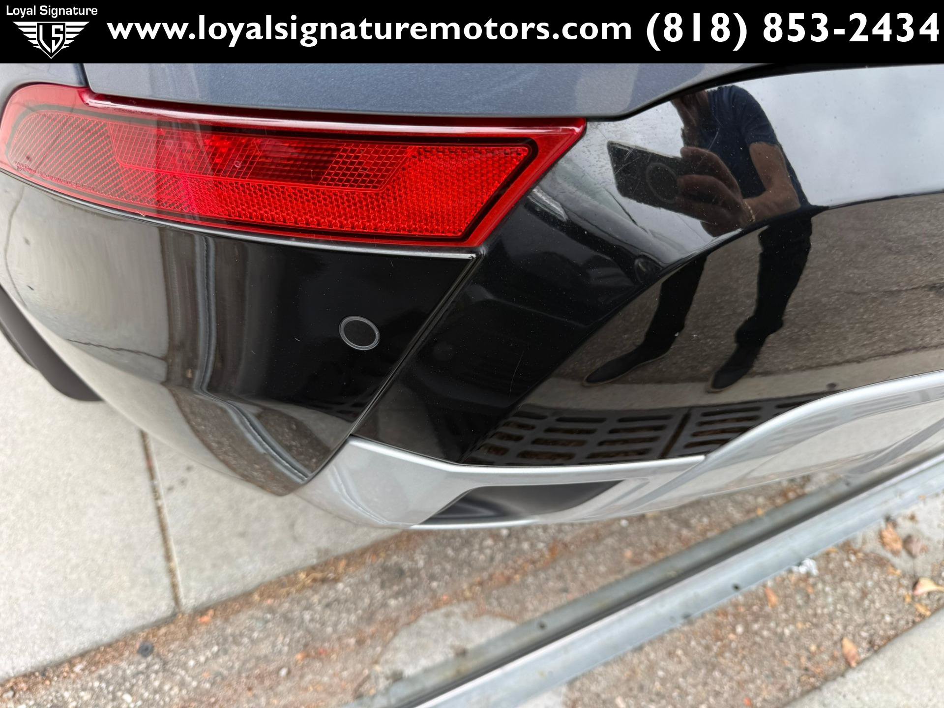 Used 2019 Land Rover Discovery HSE AWD/4WD image 17