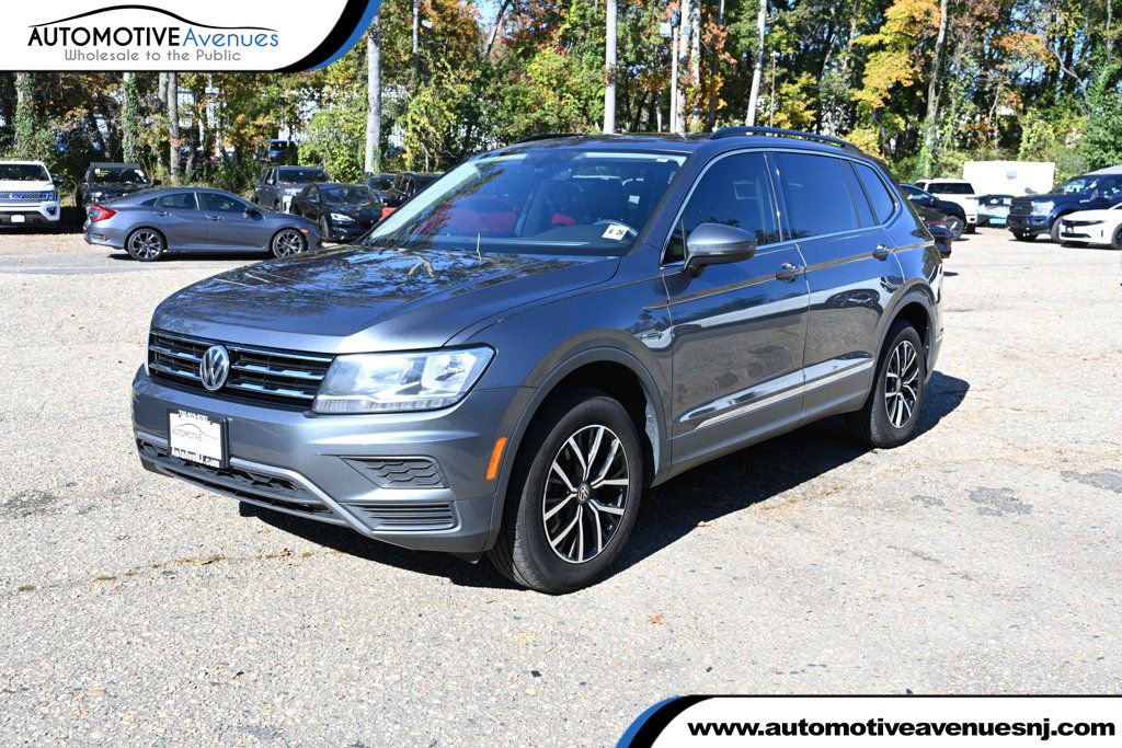 Used 2021 Volkswagen Tiguan SE w/ Panoramic Sunroof Package