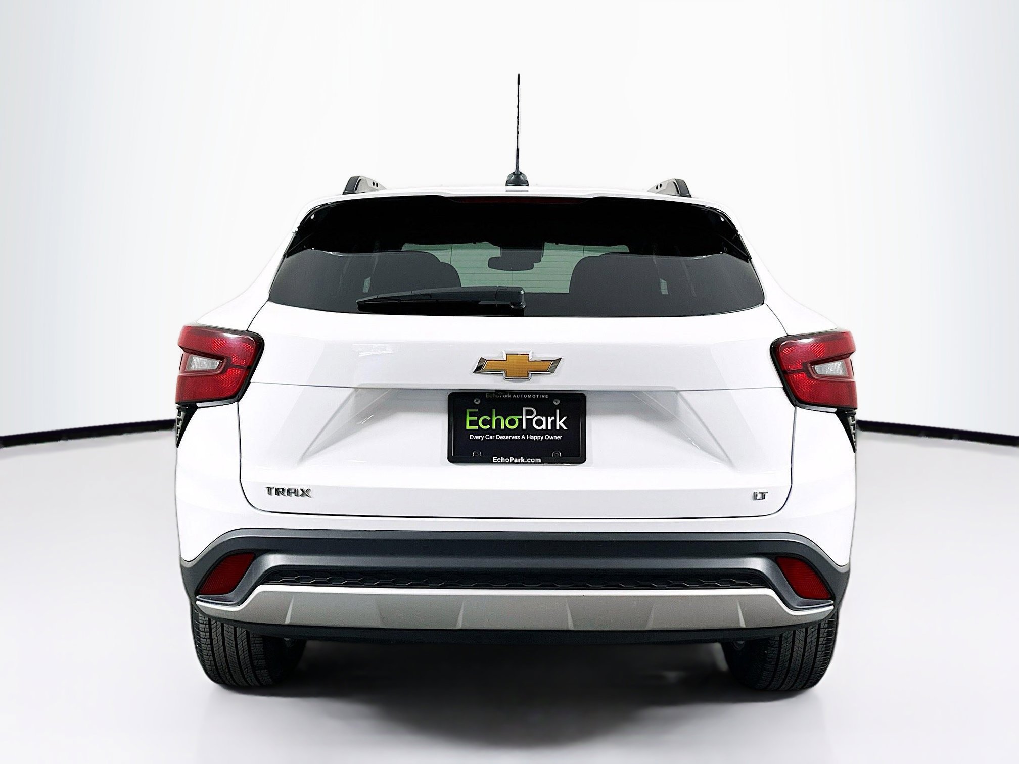 Used 2025 Chevrolet Trax LT w/ LT Convenience Package FWD image 7