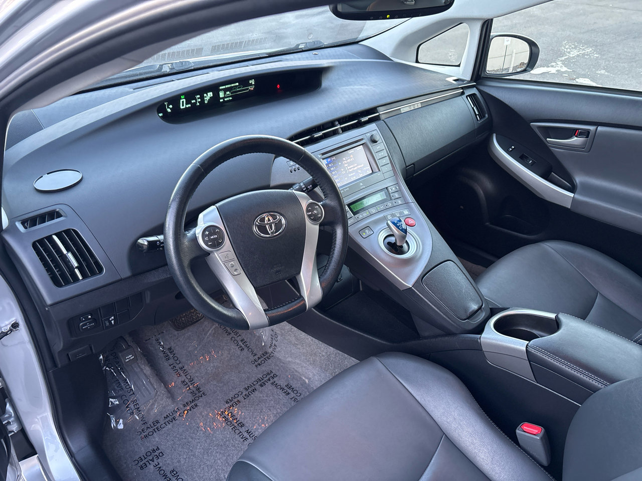 Used 2015 Toyota Prius Four image 12