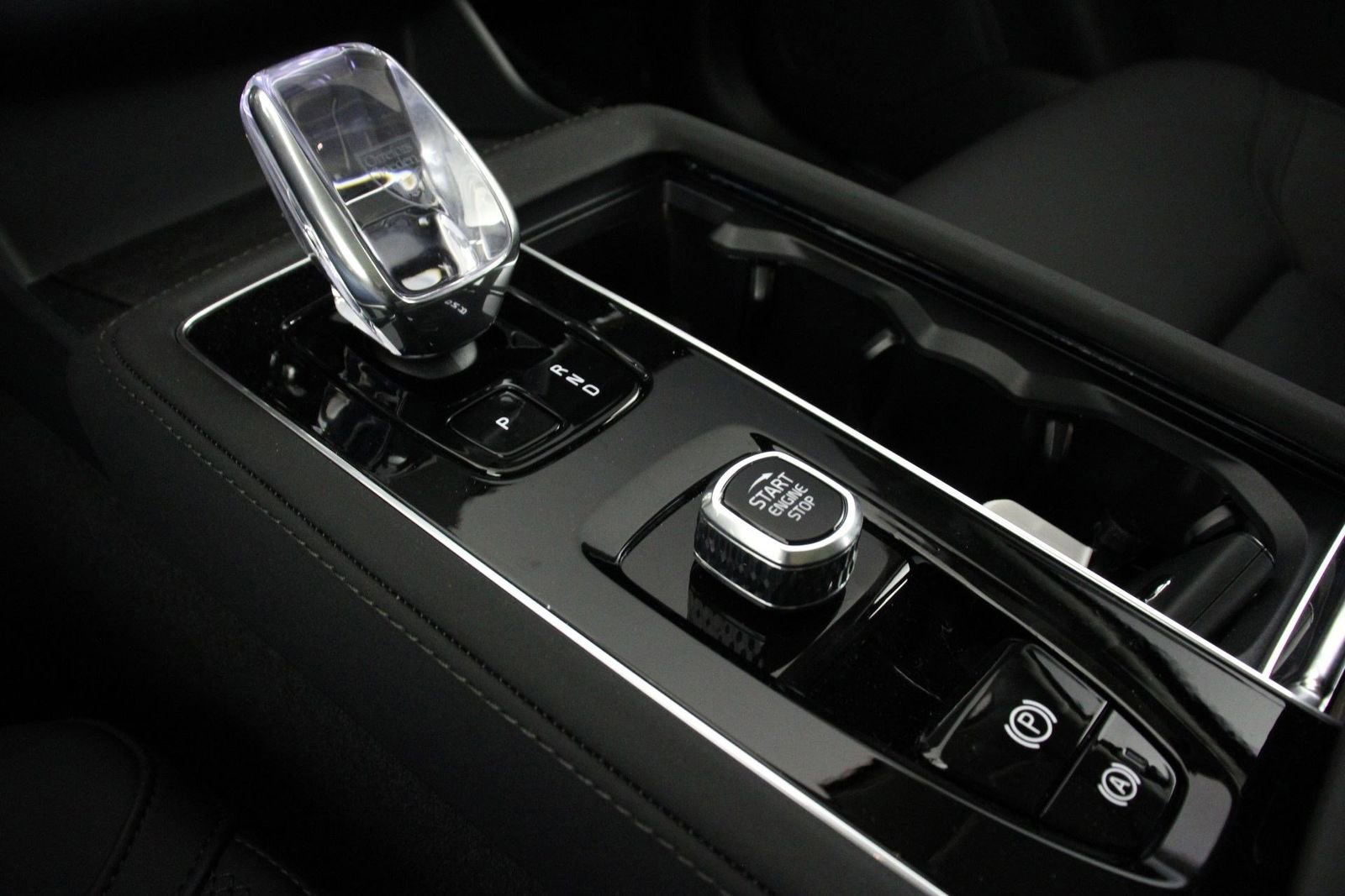 New 2025 Volvo XC90 B5 Core w/ Protection Package Premier image 7