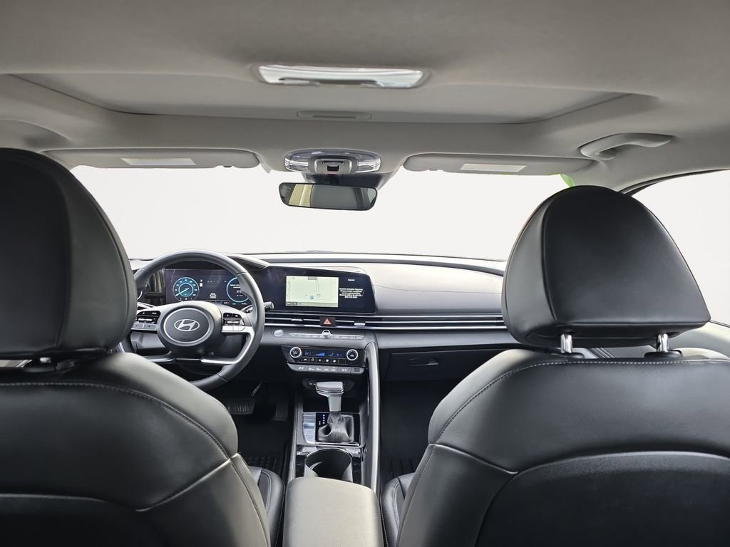 Certified 2025 Hyundai Elantra Limited image 16