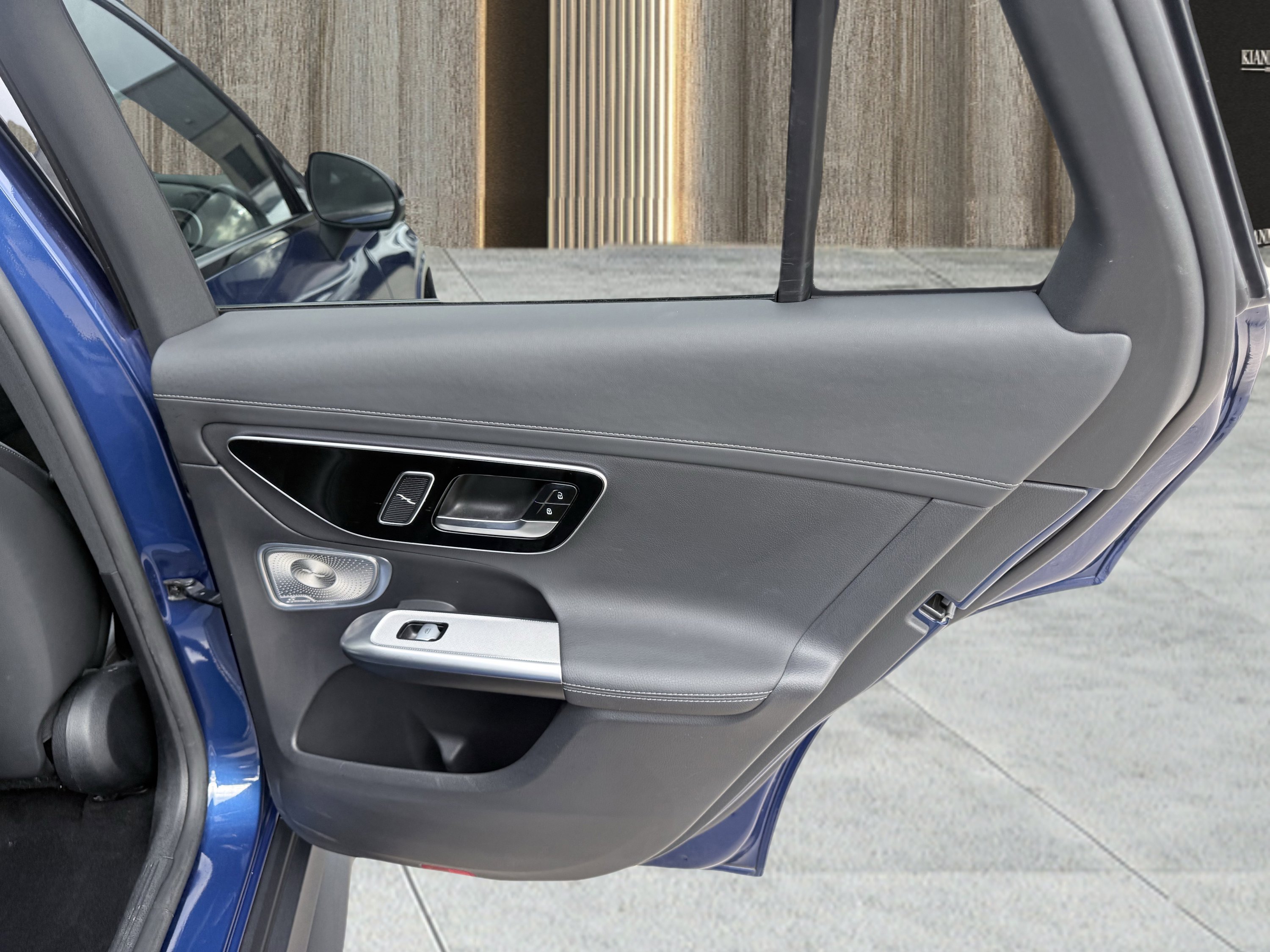 Used 2024 Mercedes-Benz GLC 300 4MATIC w/ AMG Line image 39