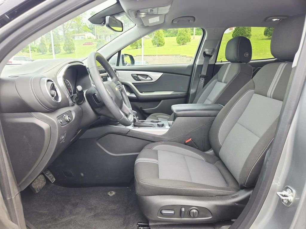 Used 2024 Chevrolet Blazer LT w/ Convenience Package FWD image 11