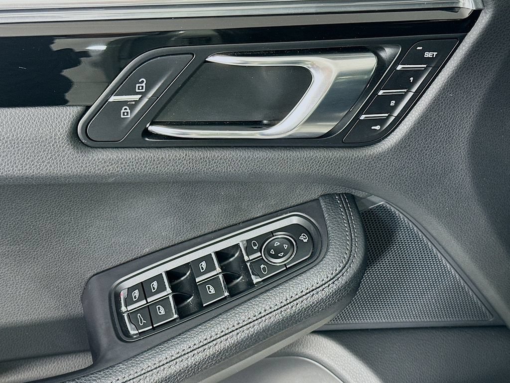 Certified 2022 Porsche Macan S AWD/4WD image 20