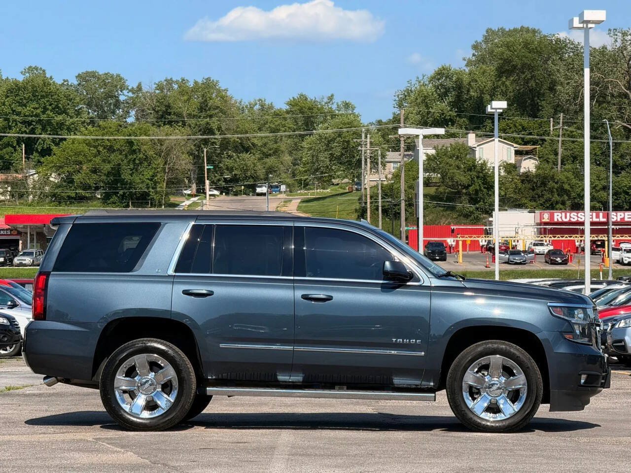 Used 2019 Chevrolet Tahoe LT w/ LT Signature Package AWD/4WD image 6