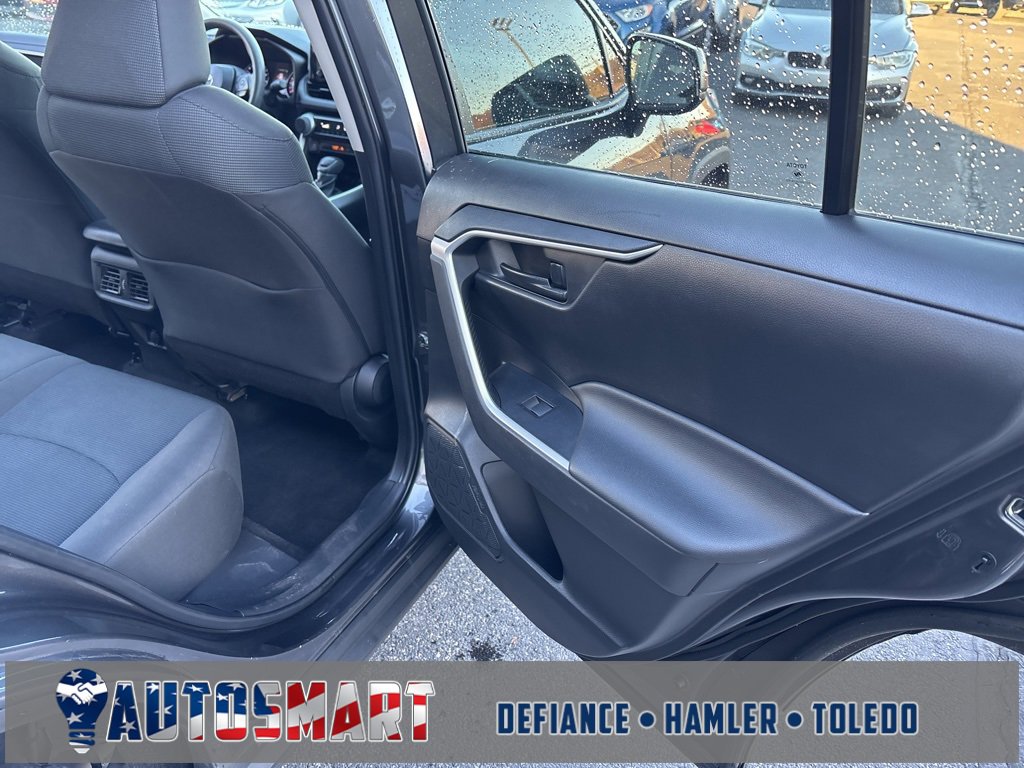 Used 2022 Toyota RAV4 LE image 39