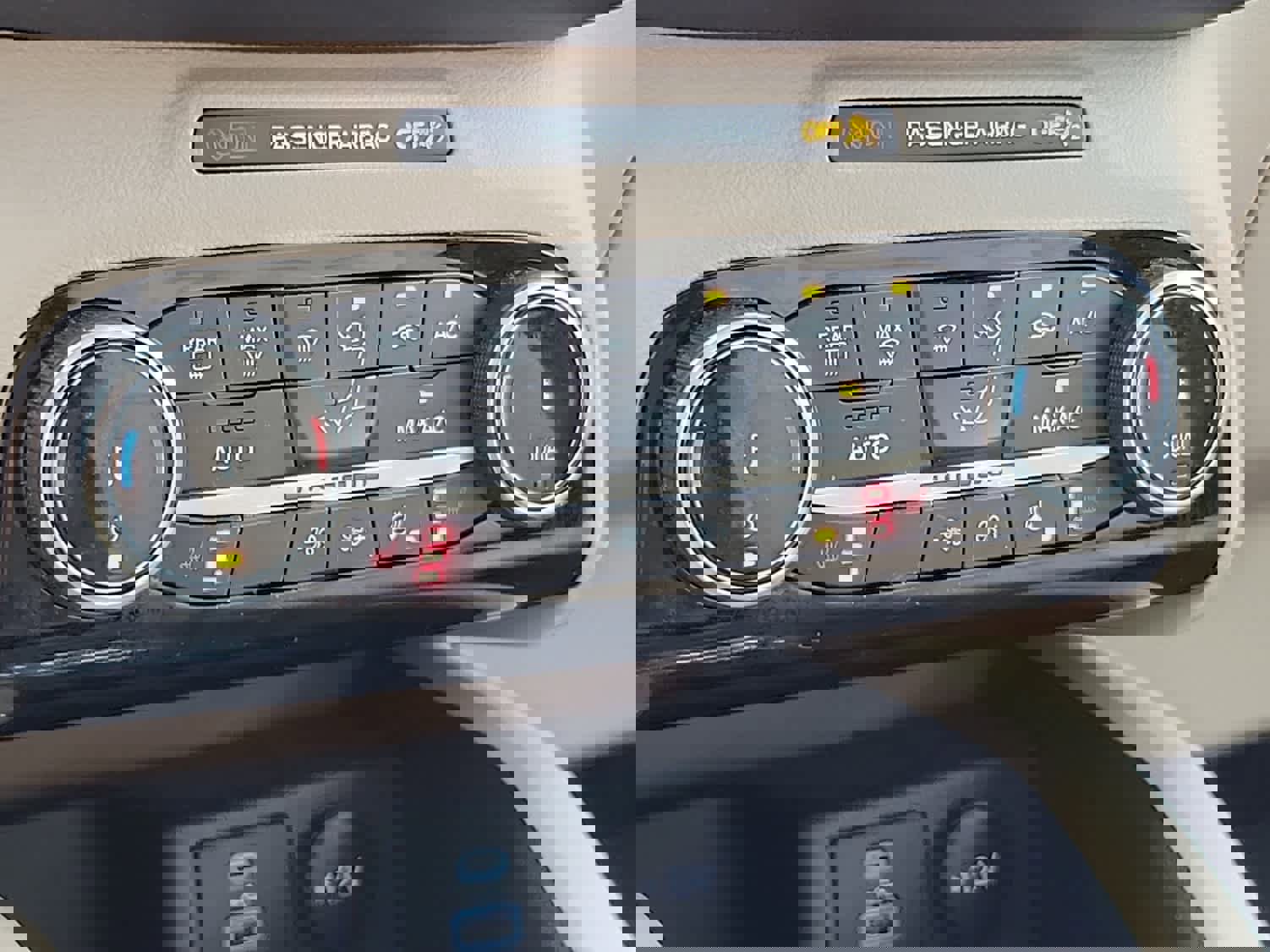 Used 2022 Ford Escape SEL w/ Technology Package image 15