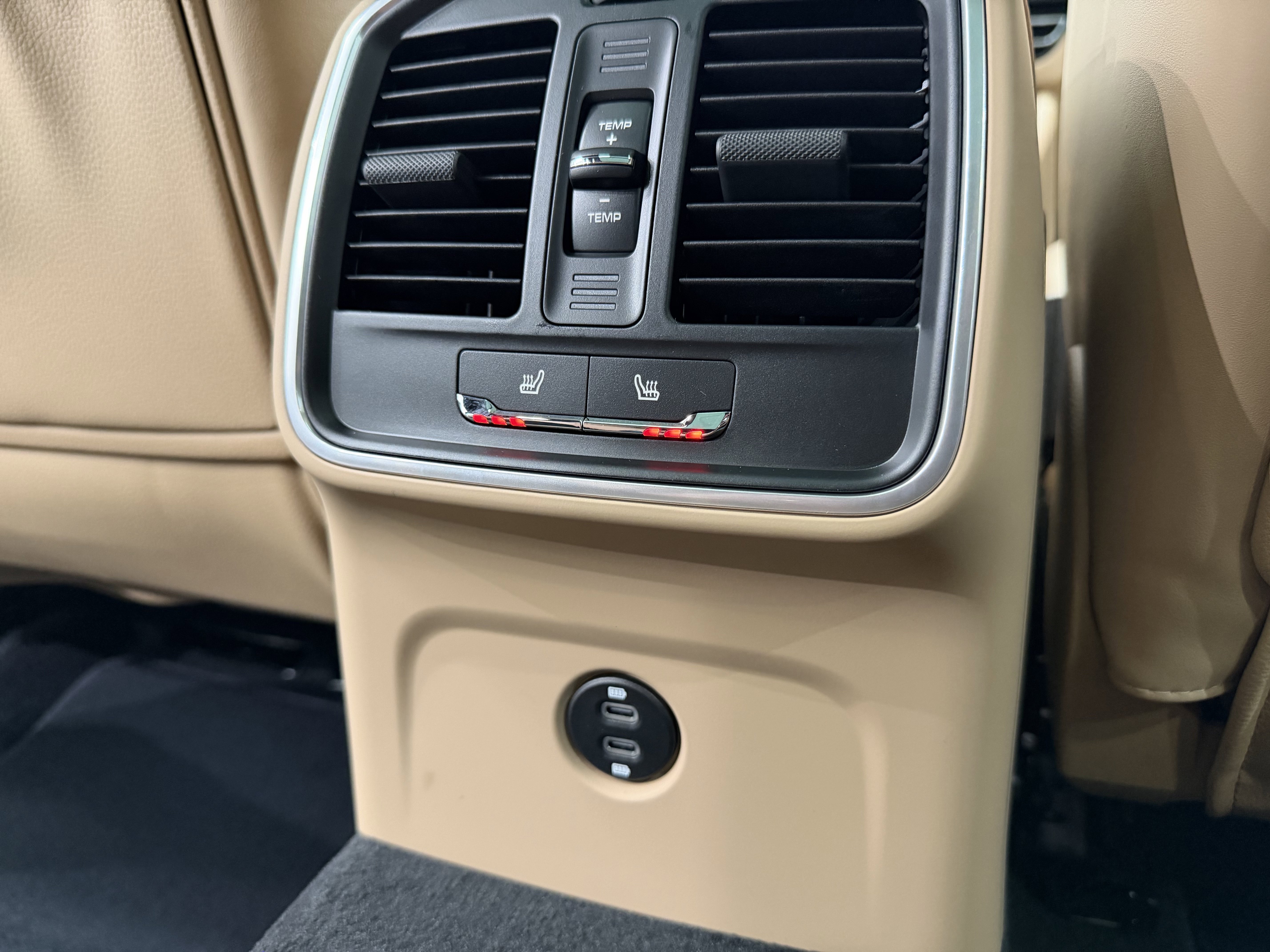 New 2026 Porsche Macan image 21