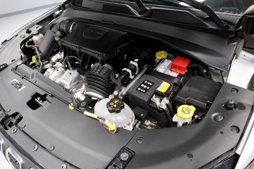 Used 2025 Jeep Compass Latitude image 16