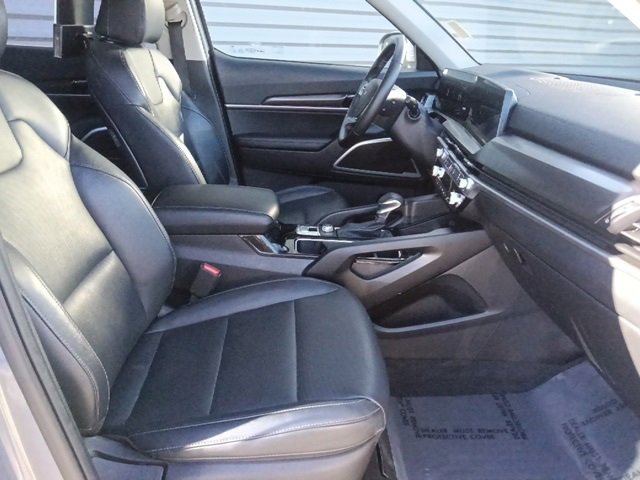 Used 2023 Kia Telluride LX image 34