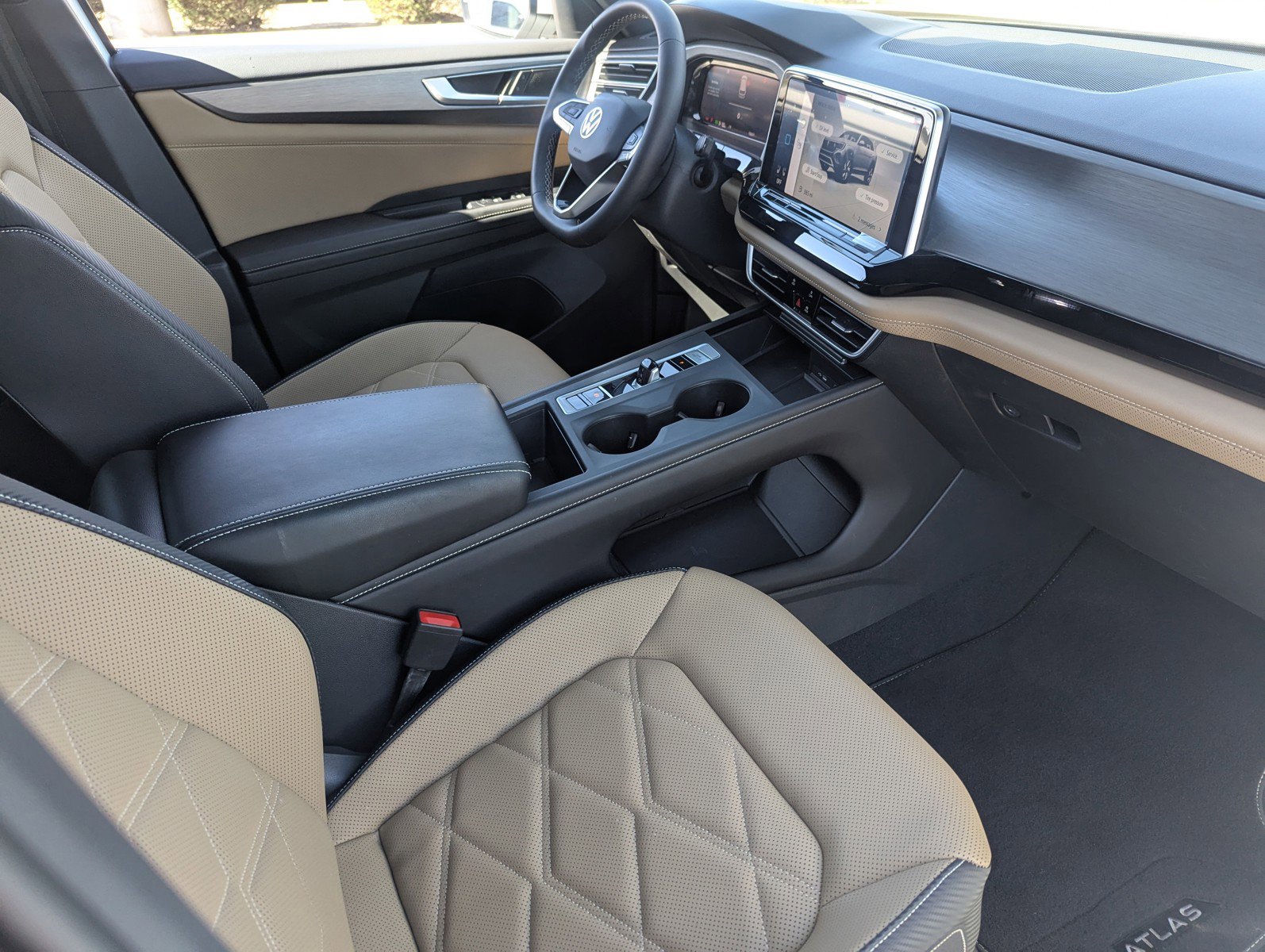 Used 2024 Volkswagen Atlas Cross Sport SE image 12