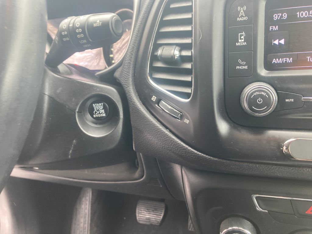 Used 2018 Jeep Compass Latitude image 21